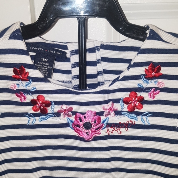 Tommy Hilfiger 18mo baby girl top and legging set - Picture 3 of 4
